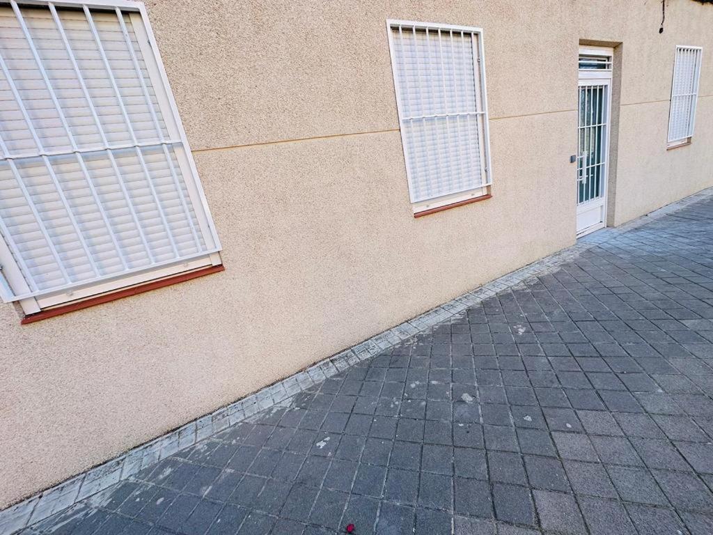 Hospedaje Cuatro Vientos Madrid Esterno foto